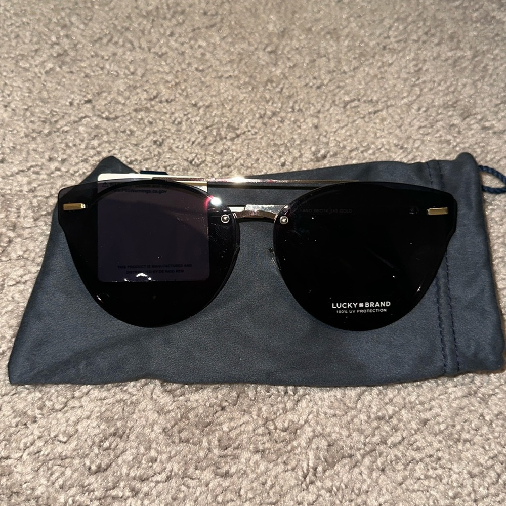 NWT Lucky Brand black sunglasses